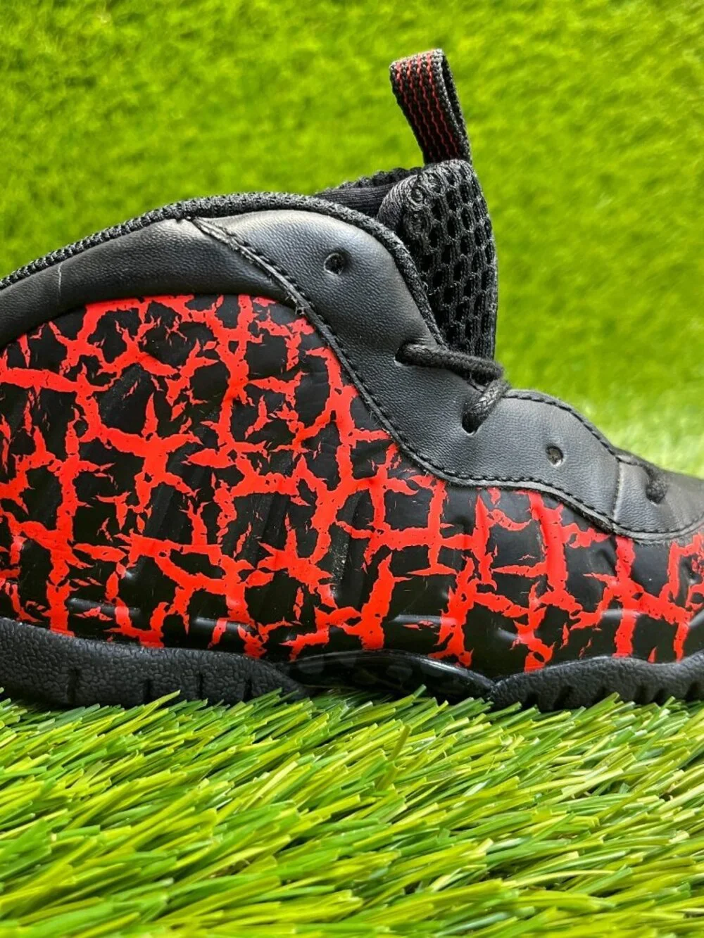 Nike Little Posite One Boys Size 9C‎ Black Red Athletic Leather Shoes Sneakers